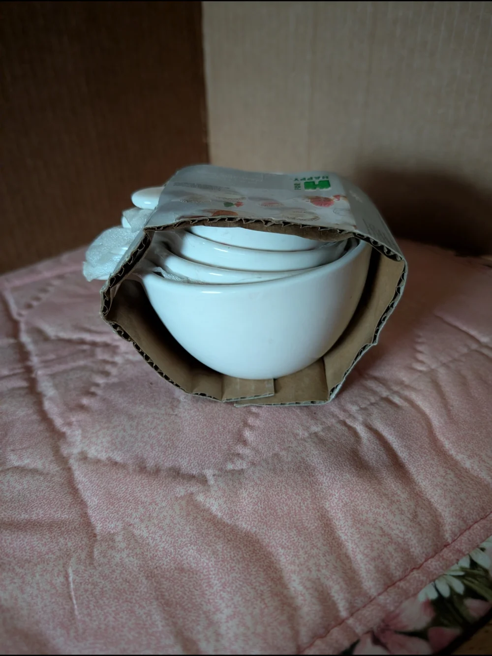 White 4 Piece Ceramic Measuring Cup Set with Red Markings